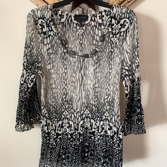 💥💥💥3 for 12💥💥💥Dressy Blouse - Picture 2 of 8